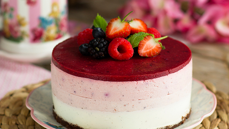 Cheesecake de frutos rojos sin horno con tope de gelatina